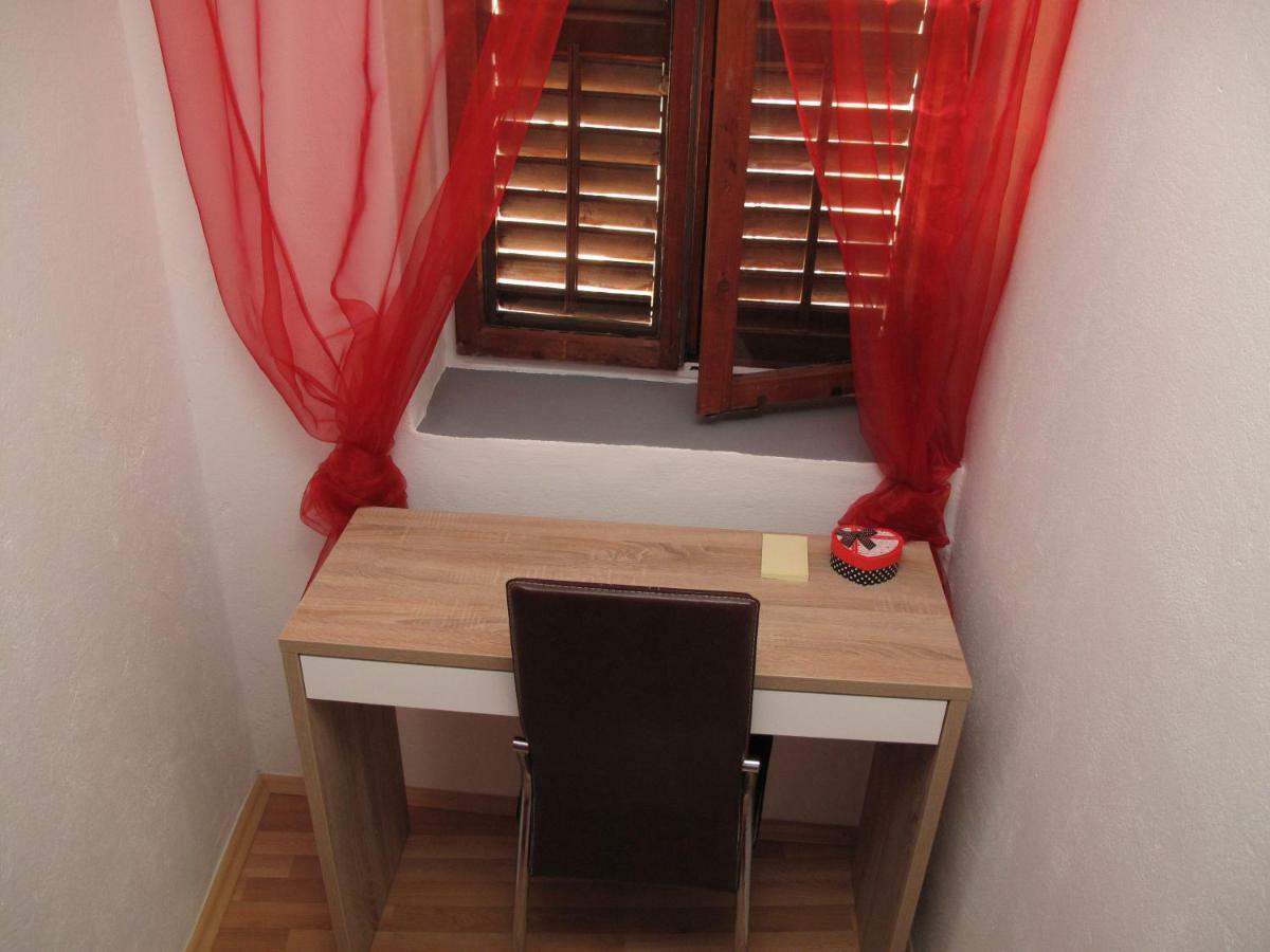 Illy City Centre Apartment Шибеник Экстерьер фото