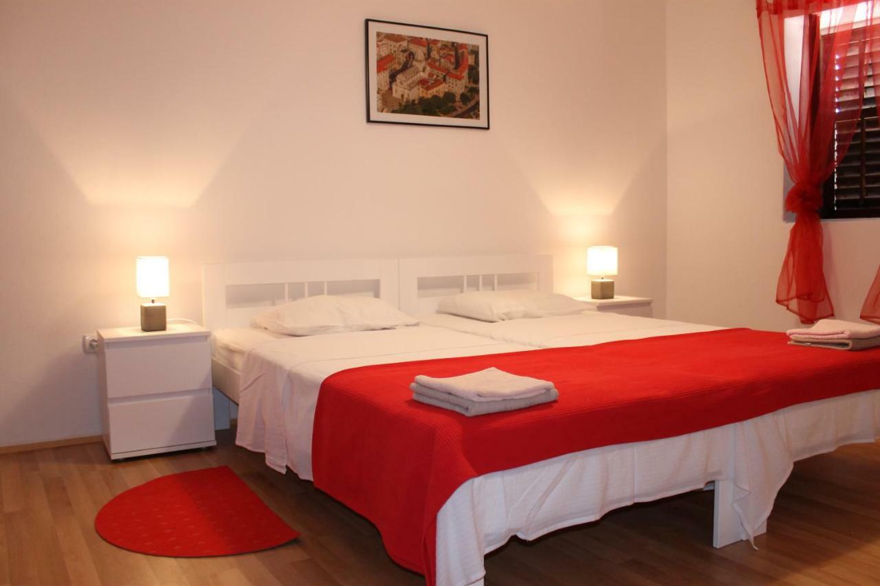 Illy City Centre Apartment Шибеник Экстерьер фото